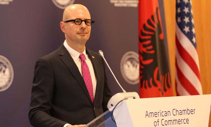 Perkeqesohet klima e biznesit- Dhoma Amerikane: Shqetesim korrupsioni dhe informaliteti